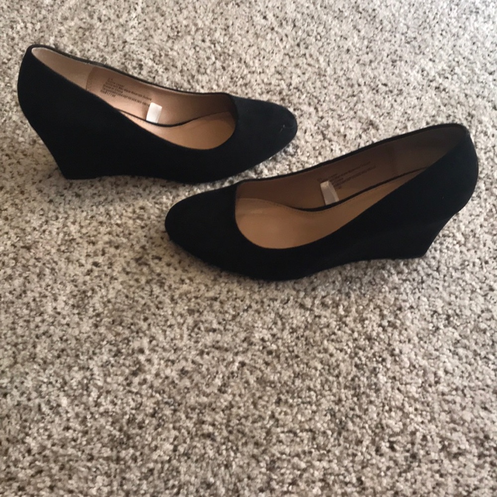 Black Wedges